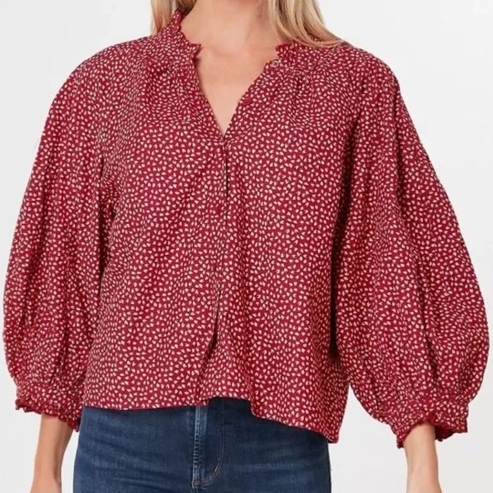 The Great Red Laurel Leaf Print Boutonniere Top
